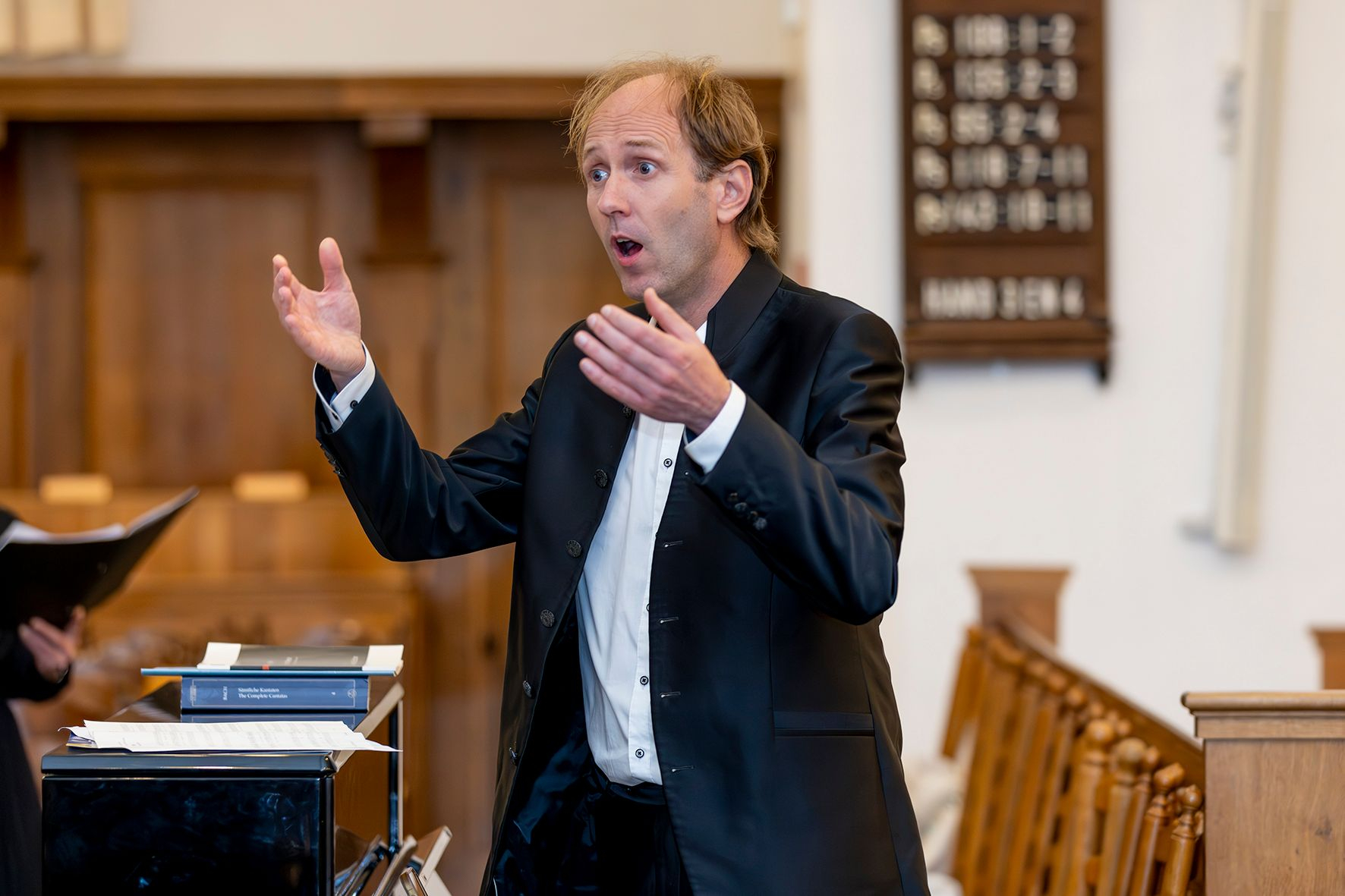Patrick van der Linden conducts Fiori Musicali