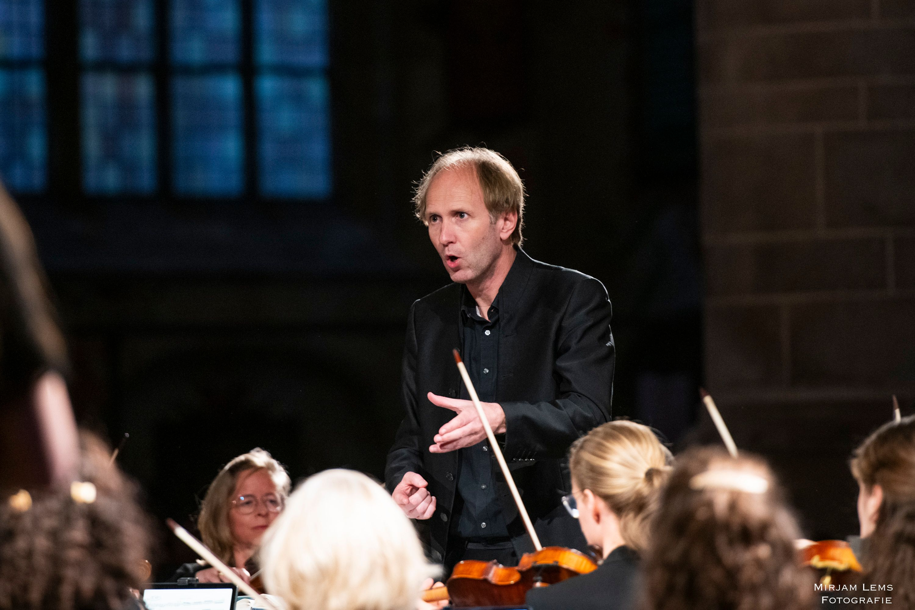 Patrick van der Linden conducts the ARS MUSICA Orchestra